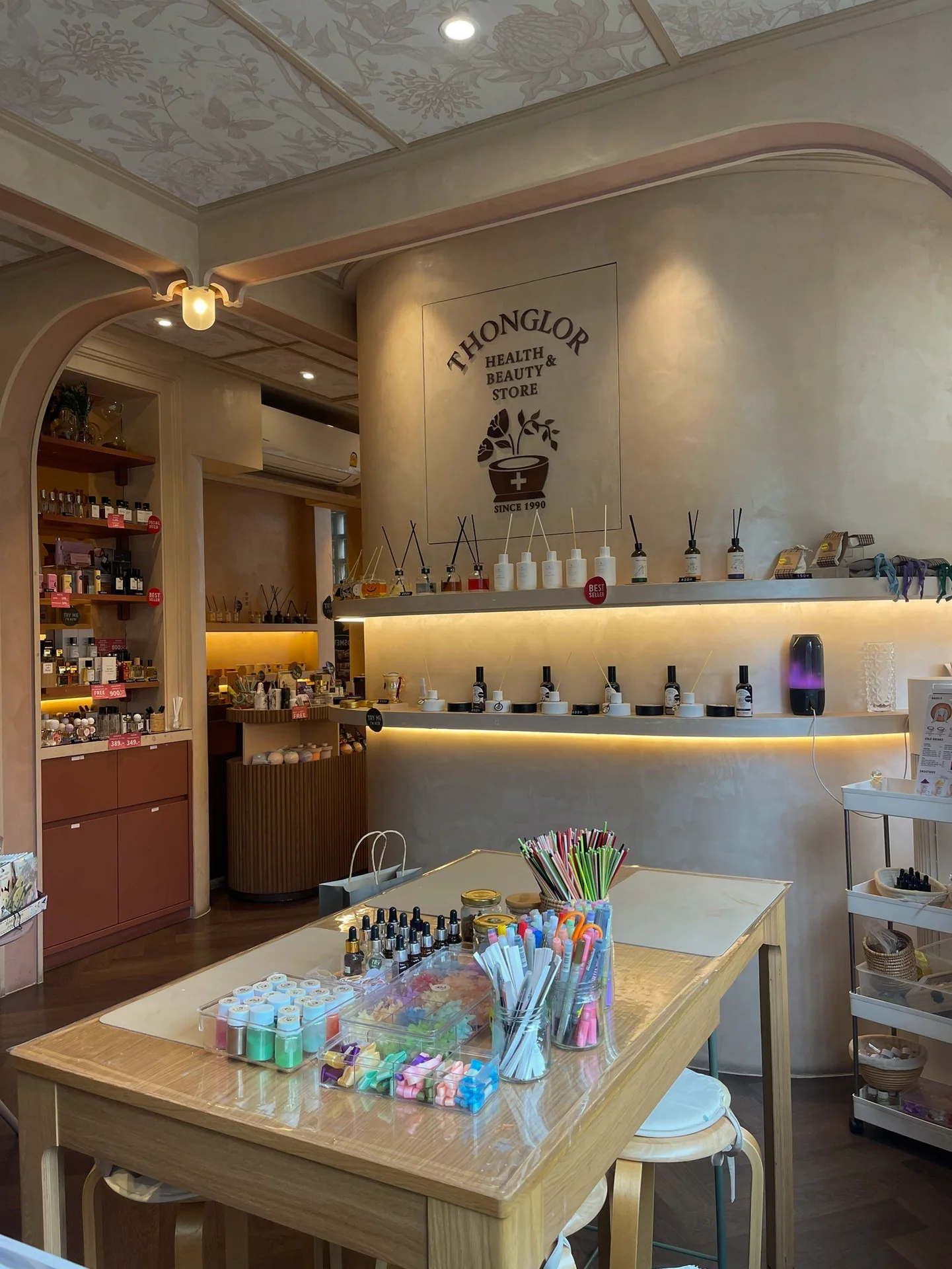 Thonglor Branch — Photo 5